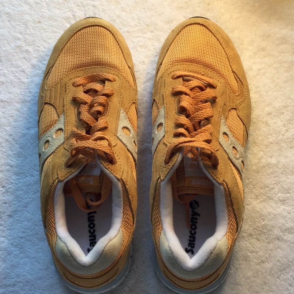 New Saucony Light Brown Sneakers. So 10M